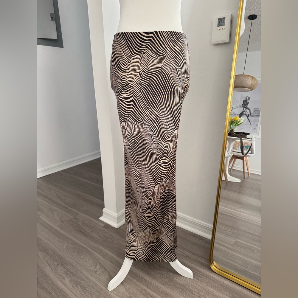 Zara Black and Cream Maxi Skirt-NWOT-never worn. Size small 🦓